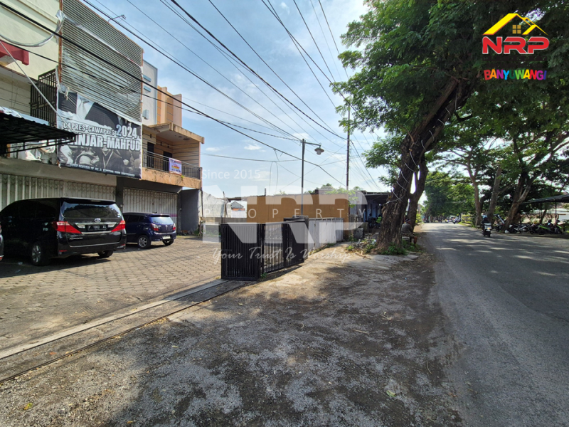 Disewakan Ruko 2 Lantai Murah di Jl. Kepiting - Banyuwangi  Disewakan Ruko 2 Lantai Murah di Jl. Kepiting - Banyuwangi  Disewakan Ruko 2 Lantai Murah di Jl. Kepiting - Banyuwangi&nbsp;
Terletak dikawasan sentra bisnis dan kuliner, pedidikan, dan pertokoan.&nbsp;
Dekat taman NRP BANYUWANGI