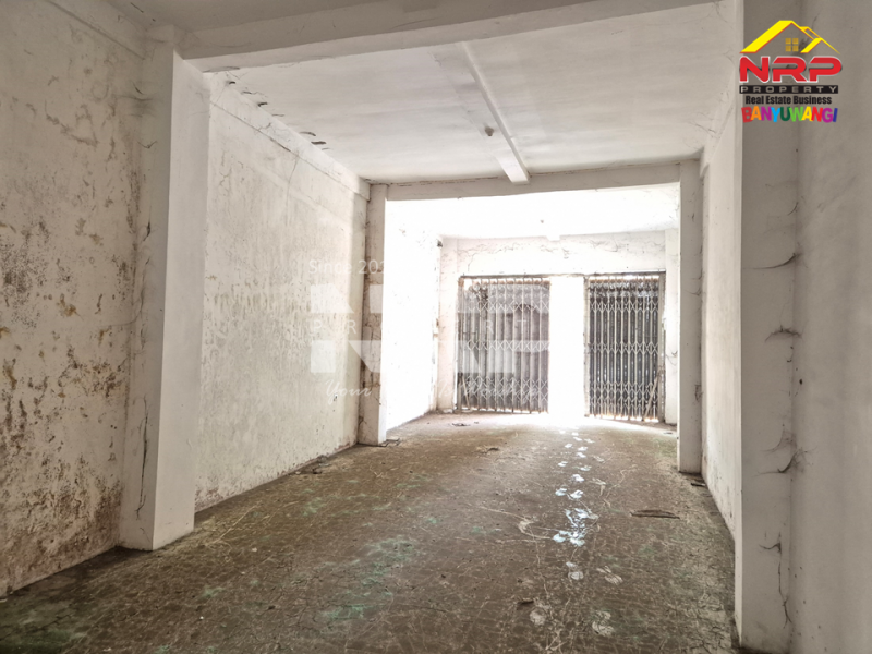 Disewakan Ruko 2 Lantai Murah di Jl. Kepiting - Banyuwangi  Disewakan Ruko 2 Lantai Murah di Jl. Kepiting - Banyuwangi  Disewakan Ruko 2 Lantai Murah di Jl. Kepiting - Banyuwangi&nbsp;
Terletak dikawasan sentra bisnis dan kuliner, pedidikan, dan pertokoan.&nbsp;
Dekat taman NRP BANYUWANGI