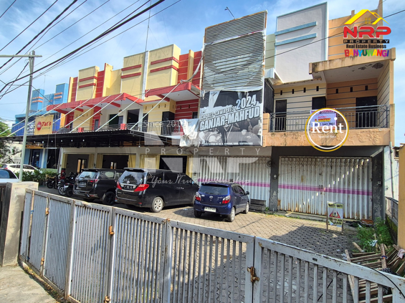 Disewakan Ruko 2 Lantai Murah di Jl. Kepiting - Banyuwangi  Disewakan Ruko 2 Lantai Murah di Jl. Kepiting - Banyuwangi  Disewakan Ruko 2 Lantai Murah di Jl. Kepiting - Banyuwangi&nbsp;
Terletak dikawasan sentra bisnis dan kuliner, pedidikan, dan pertokoan.&nbsp;
Dekat taman NRP BANYUWANGI