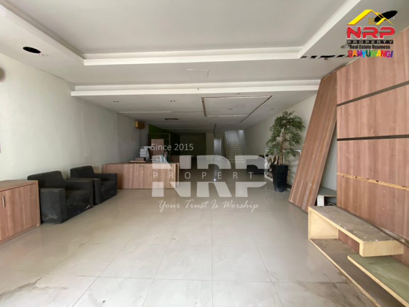 Disewakan Ruko 2 Lantai Siap Huni di Banyuwangi Kota  Disewakan Ruko 2 Lantai Siap Huni di Banyuwangi Kota  Disewakan Ruko 2 Lantai Siap Huni di Banyuwangi Kota&nbsp;
Ruko terletak di Pusat Bisnis Kota Banyuwangi
Cocok Untuk Klinik, Perkantoran, Dealer, Showroom NRP BANYUWANGI