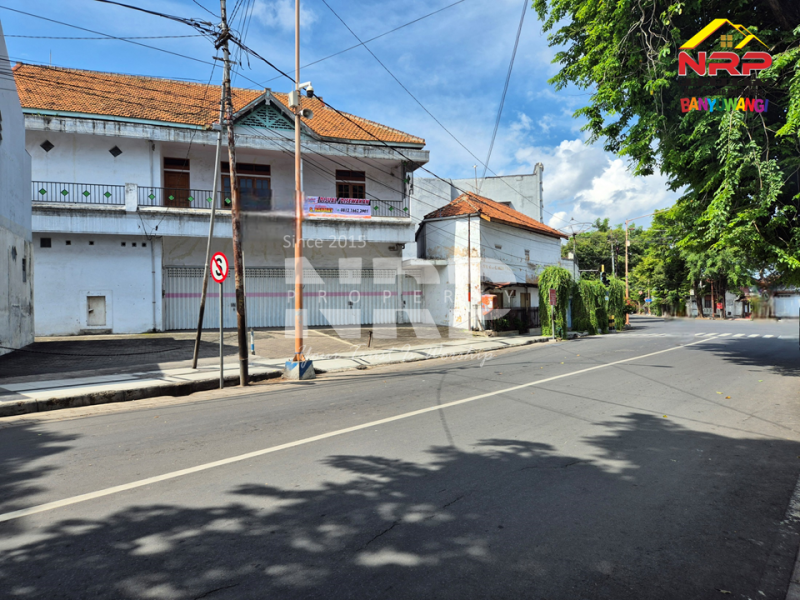 Disewakan Ruko 2 Lantai Strategis di Simpang 5 Banyuwangi Kota  Disewakan Ruko 2 Lantai Strategis di Simpang 5 Banyuwangi Disewakan Ruko 2 Lantai Strategis di Simpang 5 Banyuwangi
Berdiri di pusat keramaian kota, tempat di mana setiap langkah membawa peluang.
Cocok untuk bisnis, NRP BANYUWANGI