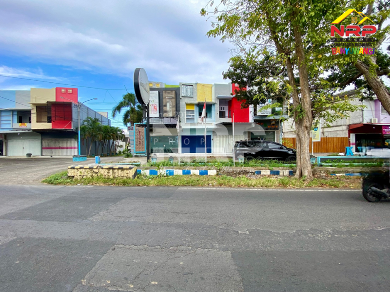 Disewakan Ruko 2 lantai Strategis Pusat Kota Banyuwangi Akses  di Jl. Kepiting  - Banyuwangi  Ruko sewa murah banyuwangi  Disewakan Ruko 2 lantai Strategis Pusat Kota Banyuwangi Akses&nbsp; di Jl. Kepiting&nbsp; - Banyuwangi&nbsp;
Terletak di kawasan komersial, bisnis aktif dan NRP BANYUWANGI