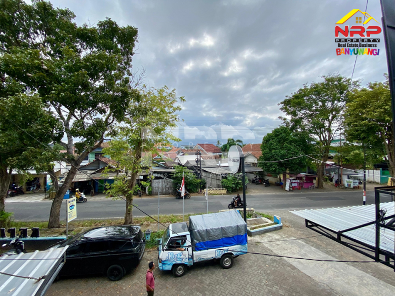Disewakan Ruko 2 lantai Strategis Pusat Kota Banyuwangi Akses  di Jl. Kepiting  - Banyuwangi  Ruko sewa murah banyuwangi  Disewakan Ruko 2 lantai Strategis Pusat Kota Banyuwangi Akses&nbsp; di Jl. Kepiting&nbsp; - Banyuwangi&nbsp;
Terletak di kawasan komersial, bisnis aktif dan NRP BANYUWANGI