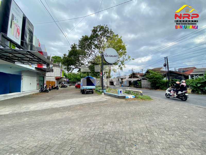 Disewakan Ruko 2 lantai Strategis Pusat Kota Banyuwangi Akses  di Jl. Kepiting  - Banyuwangi  Ruko sewa murah banyuwangi  Disewakan Ruko 2 lantai Strategis Pusat Kota Banyuwangi Akses&nbsp; di Jl. Kepiting&nbsp; - Banyuwangi&nbsp;
Terletak di kawasan komersial, bisnis aktif dan NRP BANYUWANGI