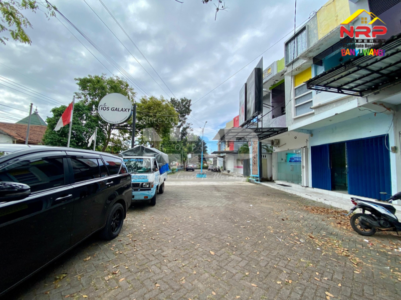 Disewakan Ruko 2 lantai Strategis Pusat Kota Banyuwangi Akses  di Jl. Kepiting  - Banyuwangi  Ruko sewa murah banyuwangi  Disewakan Ruko 2 lantai Strategis Pusat Kota Banyuwangi Akses&nbsp; di Jl. Kepiting&nbsp; - Banyuwangi&nbsp;
Terletak di kawasan komersial, bisnis aktif dan NRP BANYUWANGI