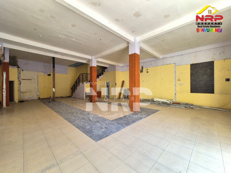 Disewakan Ruko 3 Lantai di Pakis - Banyuwangi Kota  Disewakan Ruko 3 Lantai di Pakis - Banyuwangi Kota  Disewakan Ruko 3 Lantai di Pakis - Banyuwangi Kota&nbsp;
Ruko terletak di Pusat Bisnis Kota Banyuwangi
Depan hotel santika banyuwangi. Cocok Untuk Klinik, NRP BANYUWANGI