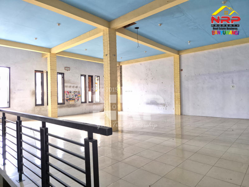 Disewakan Ruko 3 Lantai di Pakis - Banyuwangi Kota  Disewakan Ruko 3 Lantai di Pakis - Banyuwangi Kota  Disewakan Ruko 3 Lantai di Pakis - Banyuwangi Kota&nbsp;
Ruko terletak di Pusat Bisnis Kota Banyuwangi
Depan hotel santika banyuwangi. Cocok Untuk Klinik, NRP BANYUWANGI