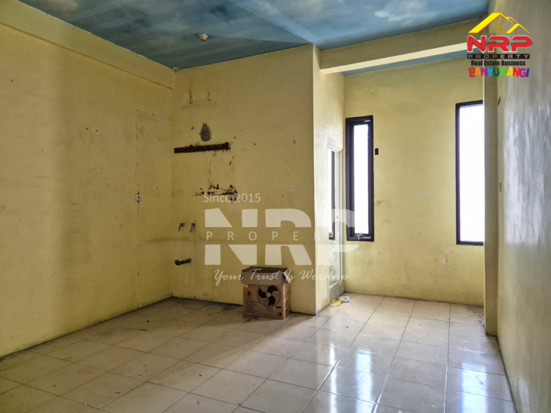 Disewakan Ruko 3 Lantai di Pakis - Banyuwangi Kota  Disewakan Ruko 3 Lantai di Pakis - Banyuwangi Kota  Disewakan Ruko 3 Lantai di Pakis - Banyuwangi Kota&nbsp;
Ruko terletak di Pusat Bisnis Kota Banyuwangi
Depan hotel santika banyuwangi. Cocok Untuk Klinik, NRP BANYUWANGI