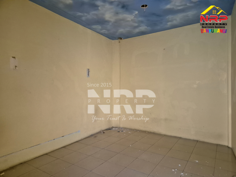 Disewakan Ruko 3 Lantai di Pakis - Banyuwangi Kota  Disewakan Ruko 3 Lantai di Pakis - Banyuwangi Kota  Disewakan Ruko 3 Lantai di Pakis - Banyuwangi Kota&nbsp;
Ruko terletak di Pusat Bisnis Kota Banyuwangi
Depan hotel santika banyuwangi. Cocok Untuk Klinik, NRP BANYUWANGI