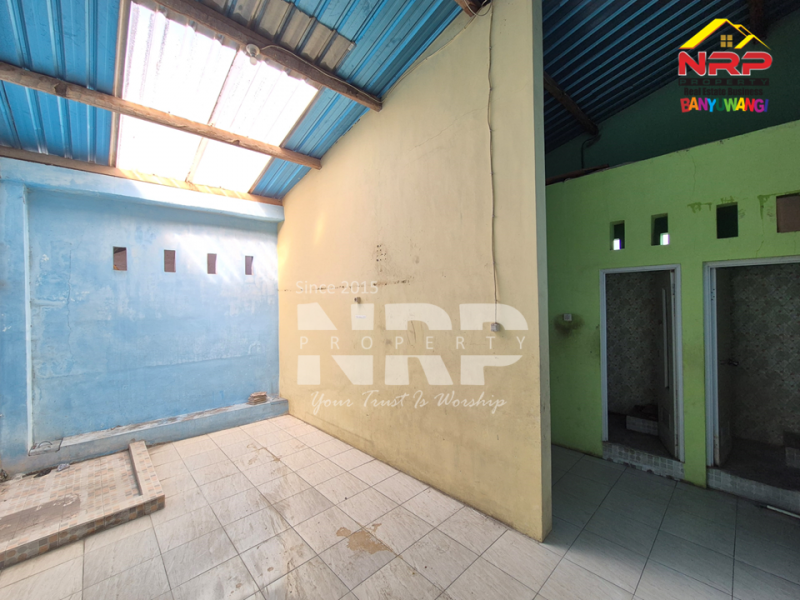 Disewakan Ruko 3 Lantai di Pakis - Banyuwangi Kota  Disewakan Ruko 3 Lantai di Pakis - Banyuwangi Kota  Disewakan Ruko 3 Lantai di Pakis - Banyuwangi Kota&nbsp;
Ruko terletak di Pusat Bisnis Kota Banyuwangi
Depan hotel santika banyuwangi. Cocok Untuk Klinik, NRP BANYUWANGI