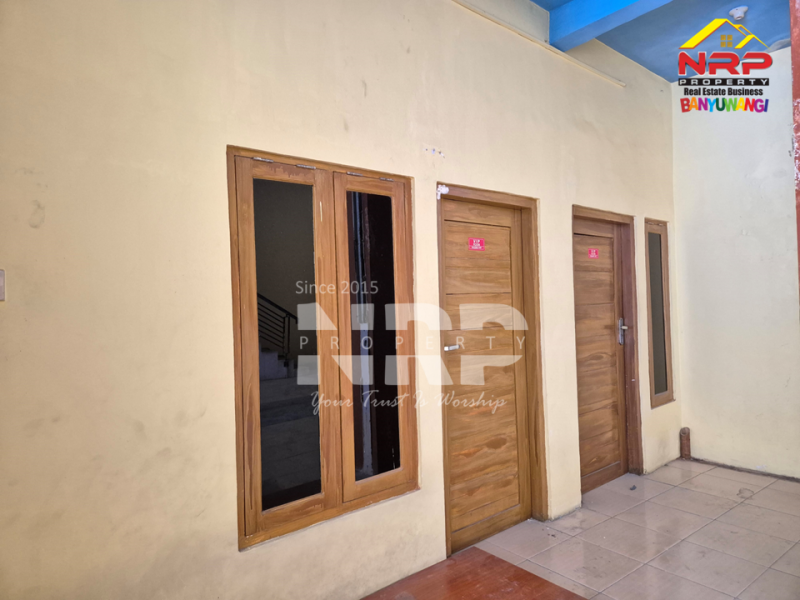 Disewakan Ruko 3 Lantai di Pakis - Banyuwangi Kota  Disewakan Ruko 3 Lantai di Pakis - Banyuwangi Kota  Disewakan Ruko 3 Lantai di Pakis - Banyuwangi Kota&nbsp;
Ruko terletak di Pusat Bisnis Kota Banyuwangi
Depan hotel santika banyuwangi. Cocok Untuk Klinik, NRP BANYUWANGI