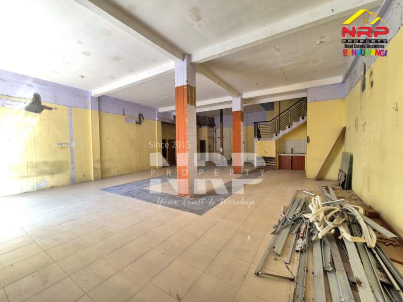 Disewakan Ruko 3 Lantai di Pakis - Banyuwangi Kota  Disewakan Ruko 3 Lantai di Pakis - Banyuwangi Kota  Disewakan Ruko 3 Lantai di Pakis - Banyuwangi Kota&nbsp;
Ruko terletak di Pusat Bisnis Kota Banyuwangi
Depan hotel santika banyuwangi. Cocok Untuk Klinik, NRP BANYUWANGI