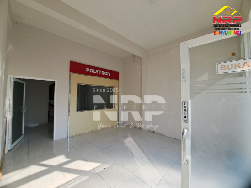 Disewakan Ruko 3 Lantai Siap pakai di Pakis - Banyuwangi  Disewakan Ruko 3 Lantai Siap pakai di Pakis - Banyuwangi  Disewakan Ruko 3 Lantai Siap pakai di Pakis - Banyuwangi&nbsp;
Akses jalan utama Jember - Banyuwangi, Kawasan ramai, kompleks bisnis dan pertokoan di NRP BANYUWANGI