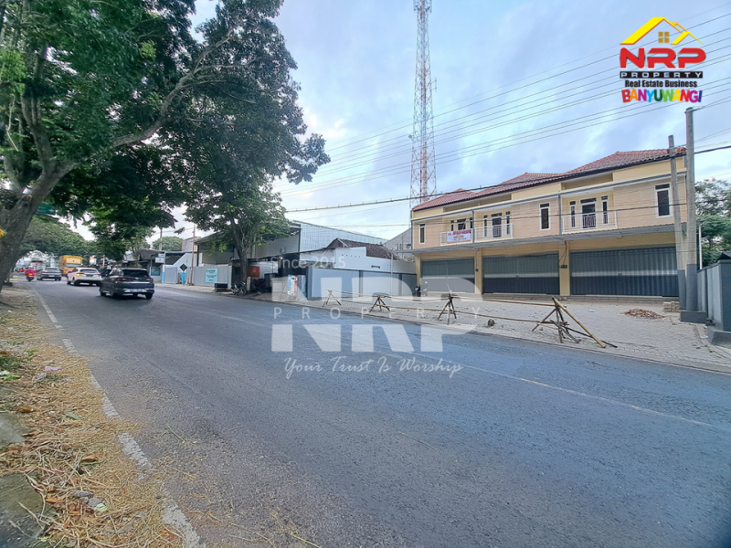 Disewakan Ruko Baru 2 lantai di Kalipuro Banyuwangi  Disewakan Ruko Baru 2 lantai di Kalipuro Banyuwangi  Disewakan Ruko Baru 2 lantai di Kalipuro Banyuwangi&nbsp;
Berada dikawasan industri, akses jalur truk bertonase besar.
Cocok untuk ekspedisi, distributor NRP BANYUWANGI