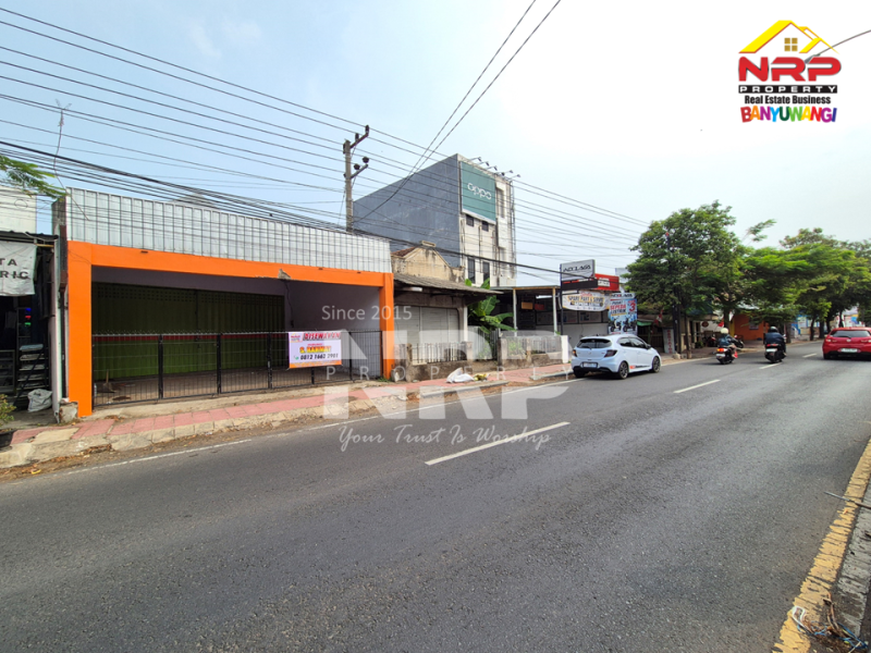 Disewakan Ruko Luas Siap pakai di Pakis - Banyuwangi  Disewakan Ruko Luas Siap pakai di Pakis - Banyuwangi  Disewakan Ruko Luas Siap pakai di Pakis - Banyuwangi&nbsp;
Akses jalan utama Jember - Banyuwangi, Kawasan ramai, kompleks bisnis dan pertokoan di NRP BANYUWANGI