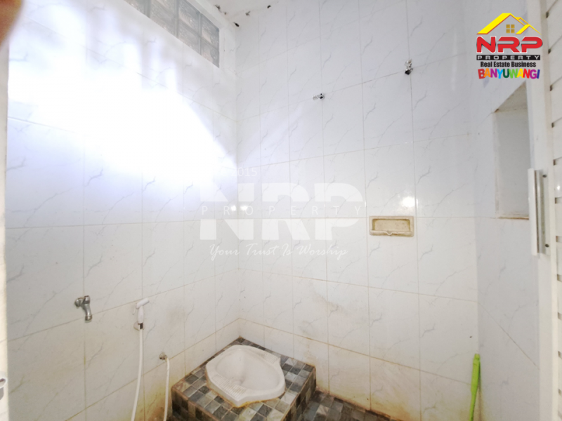 Disewakan Ruko Murah Strategis Pusat Kota Banyuwangi Disewakan Ruko Murah Strategis Pusat Kota Banyuwangi Disewakan Ruko Murah Strategis Pusat Kota Banyuwangi
Terletak di kawasan komersial, bisnis aktif dan Pusat Kuliner di Kota Banyuwangi

Luas Tanah : 110 NRP BANYUWANGI