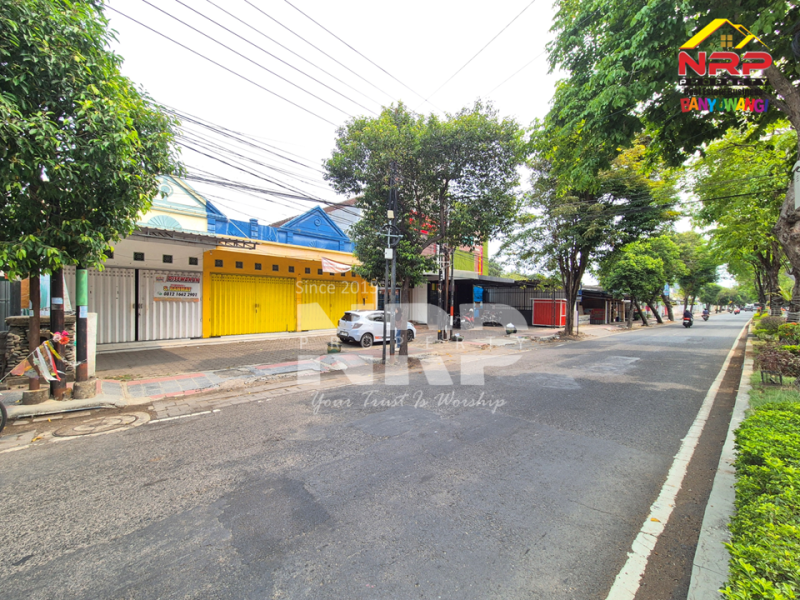 Disewakan Ruko Prospek dan Strategis tepi Jl. Adi Sucipto Banyuwangi Disewakan Ruko  Jl. Adi Sucipto Tukangkayu Banyuwangi Kota  Disewakan Ruko Prospek dan Strategis tepi Jl. Adi Sucipto Banyuwangi
Lokasi terletak di Ruas Jalan Utama Kota Banyuwangi, Depan Kampus Untag&nbsp;
Lingkungan NRP BANYUWANGI