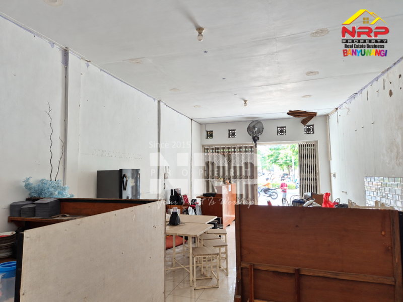 Disewakan Ruko Prospek dan Strategis tepi Jl. Adi Sucipto Banyuwangi Disewakan Ruko  Jl. Adi Sucipto Tukangkayu Banyuwangi Kota  Disewakan Ruko Prospek dan Strategis tepi Jl. Adi Sucipto Banyuwangi
Lokasi terletak di Ruas Jalan Utama Kota Banyuwangi, Depan Kampus Untag&nbsp;
Lingkungan NRP BANYUWANGI