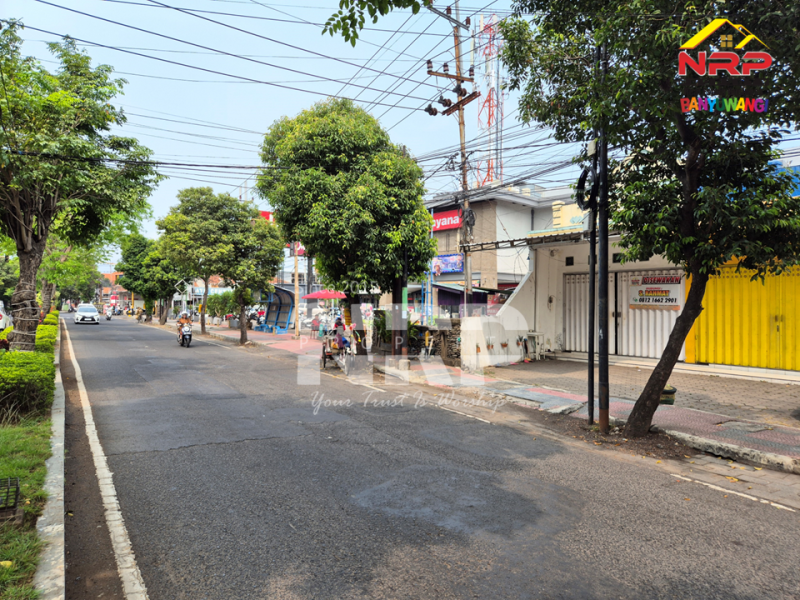 Disewakan Ruko Prospek dan Strategis tepi Jl. Adi Sucipto Banyuwangi Disewakan Ruko  Jl. Adi Sucipto Tukangkayu Banyuwangi Kota  Disewakan Ruko Prospek dan Strategis tepi Jl. Adi Sucipto Banyuwangi
Lokasi terletak di Ruas Jalan Utama Kota Banyuwangi, Depan Kampus Untag&nbsp;
Lingkungan NRP BANYUWANGI