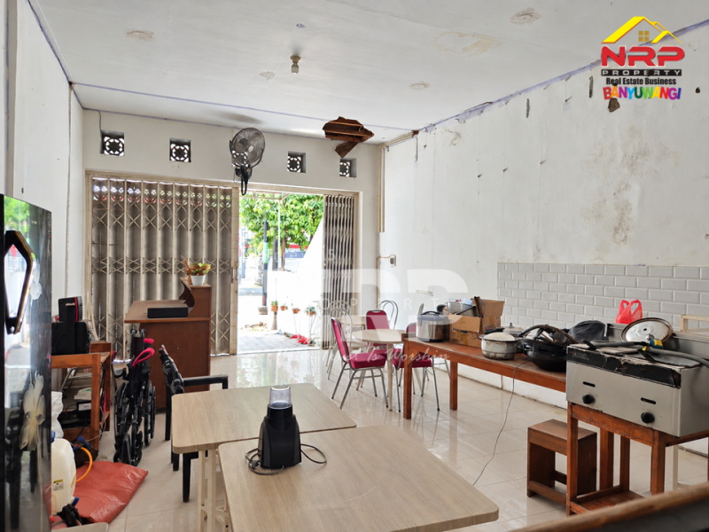Disewakan Ruko Prospek dan Strategis tepi Jl. Adi Sucipto Banyuwangi Disewakan Ruko  Jl. Adi Sucipto Tukangkayu Banyuwangi Kota  Disewakan Ruko Prospek dan Strategis tepi Jl. Adi Sucipto Banyuwangi
Lokasi terletak di Ruas Jalan Utama Kota Banyuwangi, Depan Kampus Untag&nbsp;
Lingkungan NRP BANYUWANGI