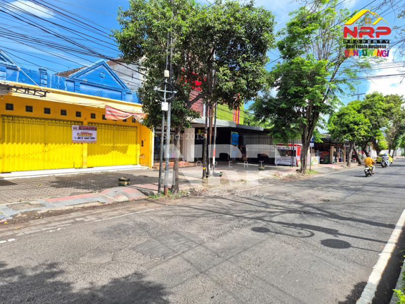 Disewakan Ruko Prospek dan Strategis tepi Jl. Adi Sucipto Banyuwangi Disewakan Ruko Prospek dan Strategis tepi Jl. Adi Sucipto Banyuwangi Disewakan Ruko Prospek dan Strategis tepi Jl. Adi Sucipto Banyuwangi
Lokasi terletak di Ruas Jalan Utama Kota Banyuwangi, Depan Kampus Untag&nbsp;
Lingkungan NRP BANYUWANGI