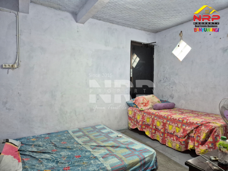 Disewakan Ruko Strategis 2 Lantai di JL. Adi Sucipto - Banyuwangi Disewakan Ruko Strategis 2 Lantai di JL. Adi Sucipto - Banyuwangi Disewakan Ruko Strategis 2 Lantai di JL. Adi Sucipto - Banyuwangi
Lokasi terletak di Ruas Jalan Utama Kota Banyuwangi
Lingkungan Kantor Dinas Pemerintahan, NRP BANYUWANGI