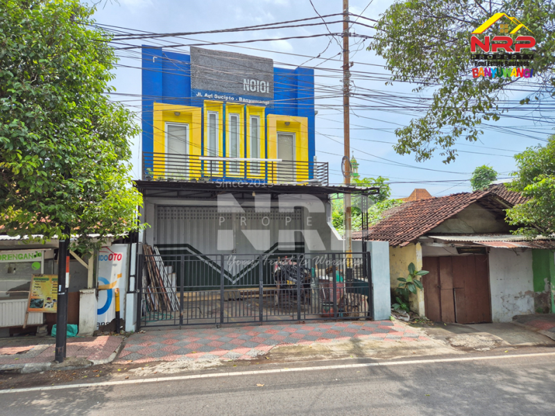 Disewakan Ruko Strategis 2 Lantai di JL. Adi Sucipto - Banyuwangi Disewakan Ruko Strategis 2 Lantai di JL. Adi Sucipto - Banyuwangi Disewakan Ruko Strategis 2 Lantai di JL. Adi Sucipto - Banyuwangi
Lokasi terletak di Ruas Jalan Utama Kota Banyuwangi
Lingkungan Kantor Dinas Pemerintahan, NRP BANYUWANGI