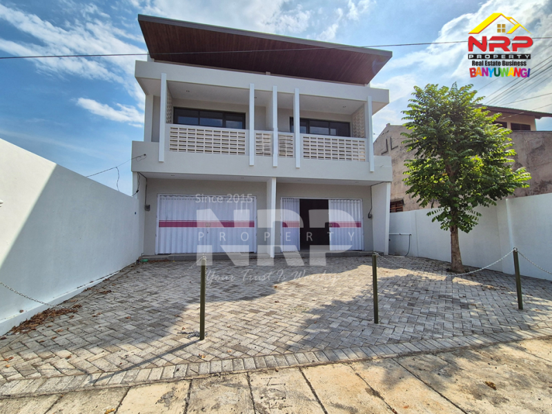 Disewakan Ruko Strategis 2 Lantai tepi Jl. Agus Salim - Banyuwangi  Disewakan Ruko Strategis 2 Lantai tepi Jl. Agus Salim - Banyuwangi  Disewakan Ruko Strategis 2 Lantai tepi Jl. Agus Salim - Banyuwangi&nbsp;
Lokasi Sangat Prospek untuk usaha atau kantor.&nbsp;
Dekat dengan kantor pusat NRP BANYUWANGI