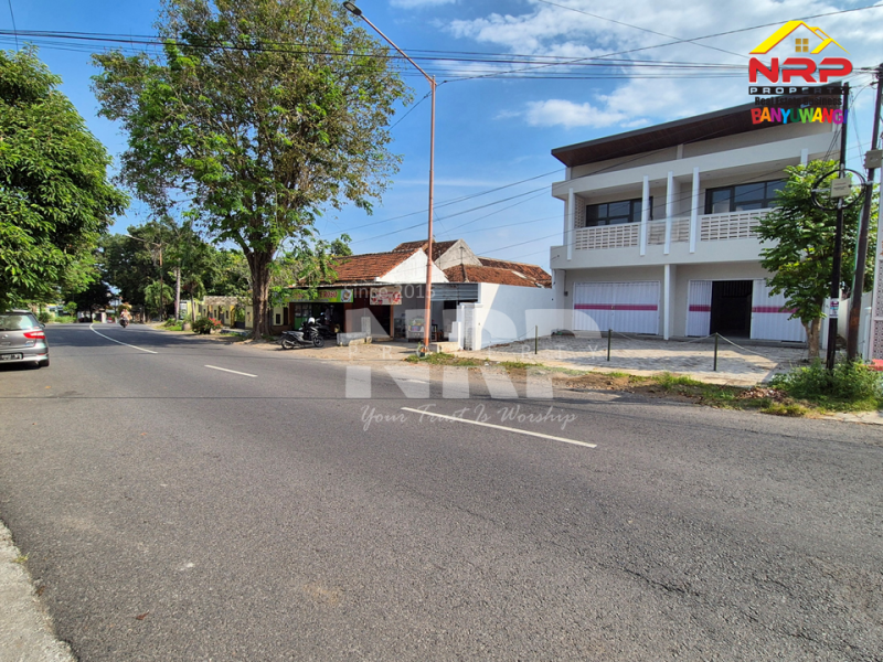 Disewakan Ruko Strategis 2 Lantai tepi Jl. Agus Salim - Banyuwangi  Disewakan Ruko Strategis 2 Lantai tepi Jl. Agus Salim - Banyuwangi  Disewakan Ruko Strategis 2 Lantai tepi Jl. Agus Salim - Banyuwangi&nbsp;
Lokasi Sangat Prospek untuk usaha atau kantor.&nbsp;
Dekat dengan kantor pusat NRP BANYUWANGI