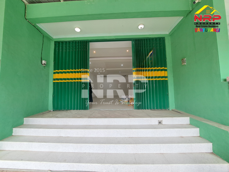 Disewakan Ruko Strategis di tepi Jl. Kepitinng - Banyuwangi  Disewakan Ruko Strategis di tepi Jl. Kepitinng - Banyuwangi  Disewakan Ruko Strategis di tepi Jl. Kepitinng - Banyuwangi&nbsp;
Terletak dikawasan sentra bisnis dan kuliner, pendidikan, dan pertokoan.&nbsp;
Cocok untuk NRP BANYUWANGI