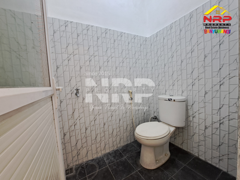 Disewakan Ruko Strategis di tepi Jl. Kepitinng - Banyuwangi  Disewakan Ruko Strategis di tepi Jl. Kepitinng - Banyuwangi  Disewakan Ruko Strategis di tepi Jl. Kepitinng - Banyuwangi&nbsp;
Terletak dikawasan sentra bisnis dan kuliner, pendidikan, dan pertokoan.&nbsp;
Cocok untuk NRP BANYUWANGI