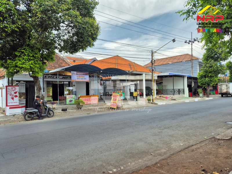 Disewakan Ruko Strategis tepi Kertosari- Banyuwangi  Disewakan Ruko Strategis tepi Kertosari- Banyuwangi  Disewakan Ruko Strategis tepi Kertosari- Banyuwangi&nbsp;
Terletak di Area Bisnis Aktif, Cocok untuk ruang usaha apapun.&nbsp;

Luas Tanah : 322 M&sup2; NRP BANYUWANGI