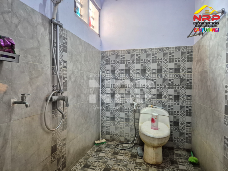Disewakan Ruko Strategis tepi Kertosari- Banyuwangi  Disewakan Ruko Strategis tepi Kertosari- Banyuwangi  Disewakan Ruko Strategis tepi Kertosari- Banyuwangi&nbsp;
Terletak di Area Bisnis Aktif, Cocok untuk ruang usaha apapun.&nbsp;

Luas Tanah : 322 M&sup2; NRP BANYUWANGI