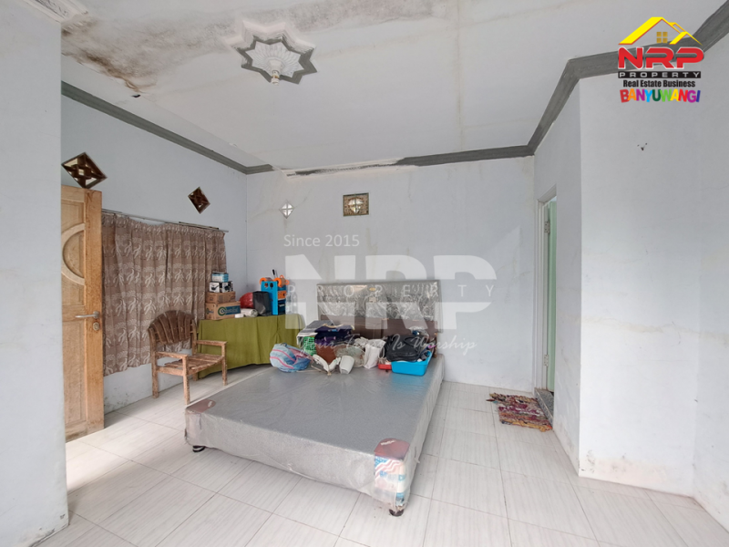 Disewakan Rumah 2 lantai di Ketapang - Banyuwangi  Disewakan Rumah 2 lantai di Ketapang - Banyuwangi  Disewakan Rumah 2 lantai di Ketapang - Banyuwangi&nbsp;
100 meter dari Jl. Raya Gatot Subroto Ketapang.&nbsp;
Dekat dengan pusat bisnis dan Pelabuhan NRP BANYUWANGI