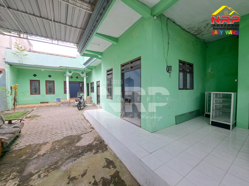 Disewakan Rumah 2 lantai di Ketapang - Banyuwangi  Disewakan Rumah 2 lantai di Ketapang - Banyuwangi  Disewakan Rumah 2 lantai di Ketapang - Banyuwangi&nbsp;
100 meter dari Jl. Raya Gatot Subroto Ketapang.&nbsp;
Dekat dengan pusat bisnis dan Pelabuhan NRP BANYUWANGI