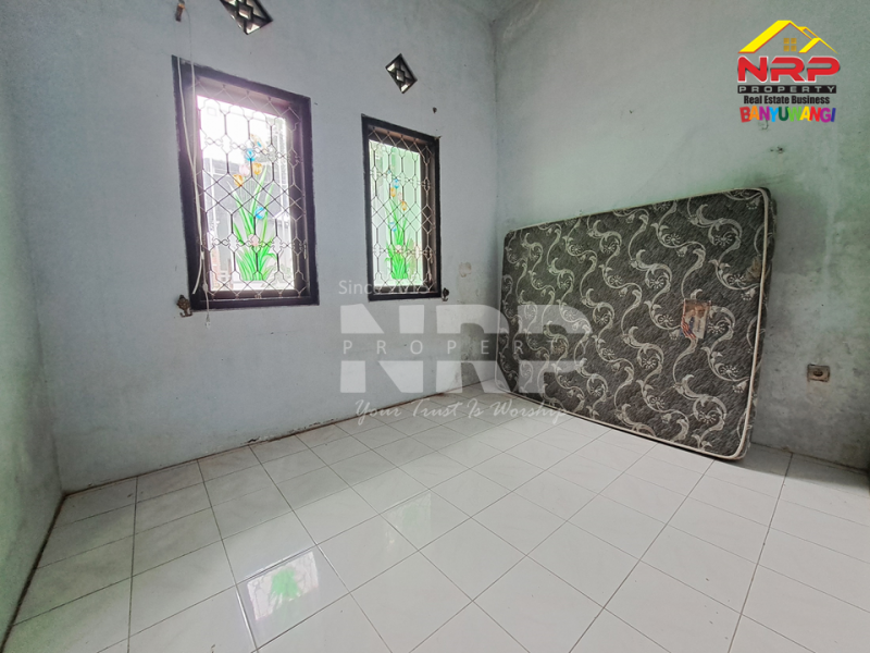 Disewakan Rumah 2 lantai di Ketapang - Banyuwangi  Disewakan Rumah 2 lantai di Ketapang - Banyuwangi  Disewakan Rumah 2 lantai di Ketapang - Banyuwangi&nbsp;
100 meter dari Jl. Raya Gatot Subroto Ketapang.&nbsp;
Dekat dengan pusat bisnis dan Pelabuhan NRP BANYUWANGI
