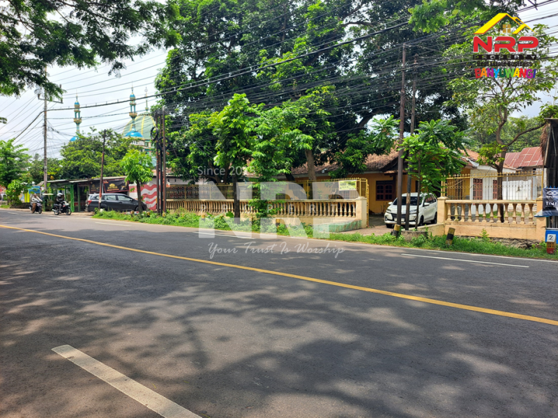 Disewakan rumah dan gudang sangat prospek di Tepi Jalan Gatot Subroto - Banyuwangi Disewakan rumah dan gudang sangat prospek di Tepi Jalan Gatot Subroto - Banyuwangi Disewakan rumah dan gudang sangat prospek di Tepi Jalan Gatot Subroto - Banyuwangi
Lokasi Sangat Strategis 0 Jalan Provinsi Banyuwangi
Sangat Cocok Untuk NRP BANYUWANGI