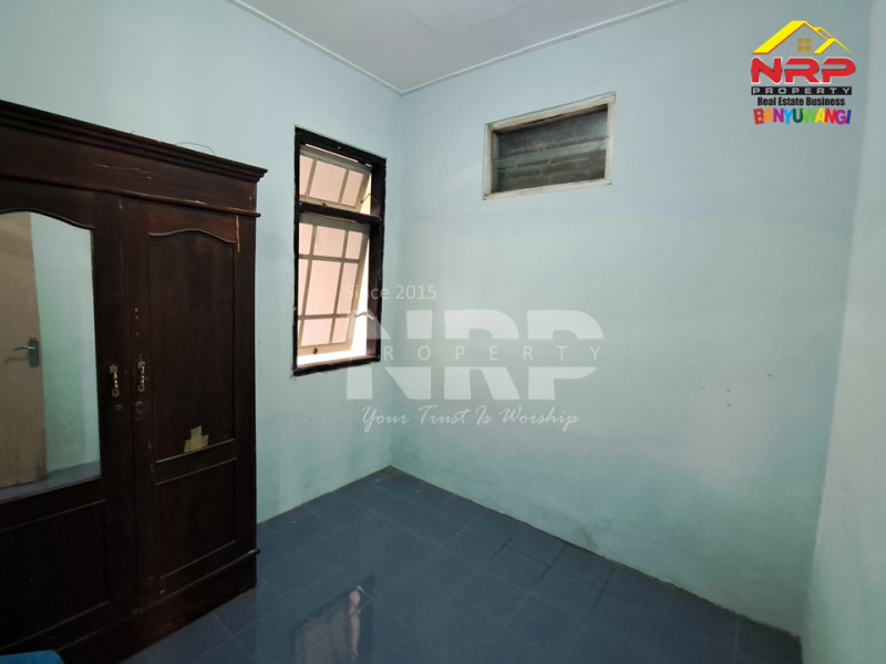 Disewakan Rumah di Karangrejo - Banyuwangi  Disewakan Rumah di Karangrejo - Banyuwangi  Disewakan Rumah di Karangrejo - Banyuwangi&nbsp;
Rumah sewa luas di tengah kota, Dekat dengan Pantai Marina Boom Banyuwangi.&nbsp;
Dekat dengan pasar NRP BANYUWANGI