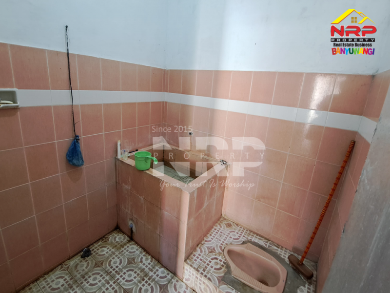 Disewakan Rumah di Karangrejo - Banyuwangi  Disewakan Rumah di Karangrejo - Banyuwangi  Disewakan Rumah di Karangrejo - Banyuwangi&nbsp;
Rumah sewa luas di tengah kota, Dekat dengan Pantai Marina Boom Banyuwangi.&nbsp;
Dekat dengan pasar NRP BANYUWANGI