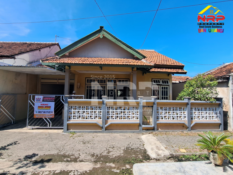 Disewakan Rumah di Karangrejo - Banyuwangi  Disewakan Rumah di Karangrejo - Banyuwangi  Disewakan Rumah di Karangrejo - Banyuwangi&nbsp;
Rumah sewa luas di tengah kota, Dekat dengan Pantai Marina Boom Banyuwangi.&nbsp;
Dekat dengan pasar NRP BANYUWANGI