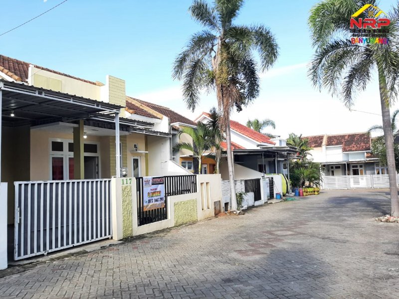 Disewakan Rumah Exclusive  Di Perum Gardenia Banyuwangi Disewakan Rumah Exclusive  Di Perum Gardenia Banyuwangi Disewakan Rumah Exclusive&nbsp; Di Perum Gardenia Banyuwangi. Hunian Elit Pusat Kota Dengan Lingkungan Aman, nyaman dan asri. Dengan Fasilitas Keamanan 24 Jam NRP BANYUWANGI