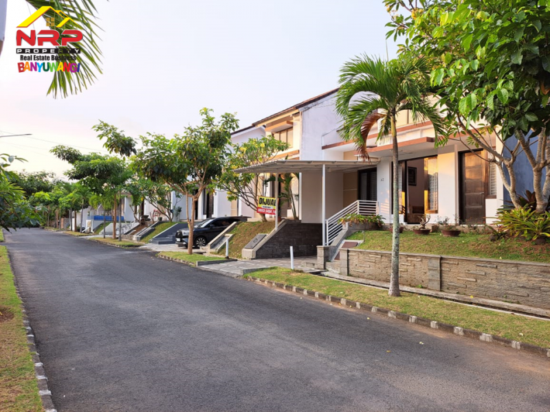Disewakan Rumah Exclusive Full Furniture di dalam Kawasan El Royal Hotel dan Banyuwangi Park. Disewakan Rumah Full Furniture di dalam Kawasan El Royal Hotel dan Banyuwangi Park. Disewakan Rumah Exclusive Full Furniture di dalam Kawasan El Royal Hotel dan Banyuwangi Park.
Lokasi Sangat Strategis. Lingkungan nyaman, aman dan NRP BANYUWANGI