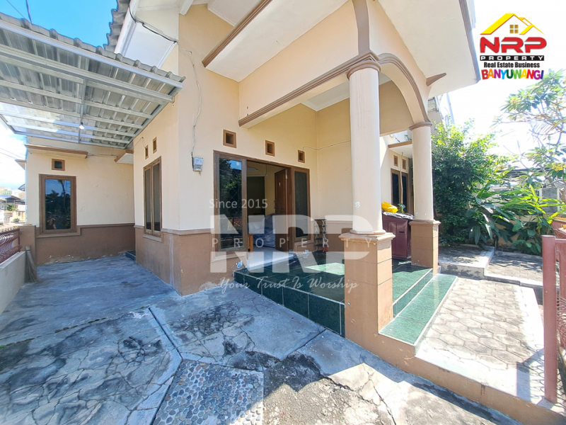 DISEWAKAN RUMAH FULL FURNITURE DI TAMANBARU - BANYUWANGI DISEWAKAN RUMAH FULL FURNITURE DI TAMANBARU - BANYUWANGI DISEWAKAN RUMAH FULL FURNITURE DI TAMANBARU - BANYUWANGI
Terletak di Kawasan Perumahan dengan keamanan dan fasilitas umum yang lengkap.&nbsp;
Lingkungan dan NRP BANYUWANGI