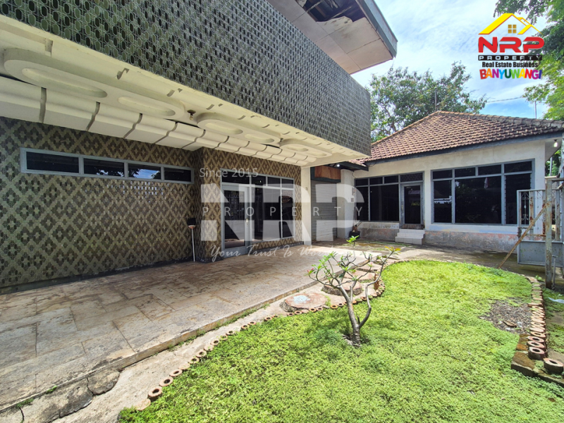 Disewakan Rumah klasik dengan nuansa elegan, lokasi super strategis tepat di depan RS Yasmin Banyuwangi. Disewakan Rumah klasik dengan nuansa elegan, lokasi super strategis di Banyuwangi Kota  Disewakan Rumah klasik dengan nuansa elegan, lokasi super strategis tepat di depan RS Yasmin Banyuwangi.
Hunian nyaman sekaligus investasi bernilai NRP BANYUWANGI