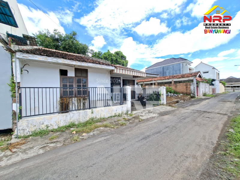 Disewakan Rumah Klasik Ex Cafe di Belakang Kampus Untag, Tamanbaru - Banyuwangi  Disewakan Rumah Klasik Ex Cafe di Belakang Kampus Untag, Tamanbaru - Banyuwangi  Disewakan Rumah Klasik Ex Cafe di Belakang Kampus Untag, Tamanbaru - Banyuwangi&nbsp;
Cocok untuk cafe, hunian, toko dll&nbsp;

LT/LB : 200/120 NRP BANYUWANGI