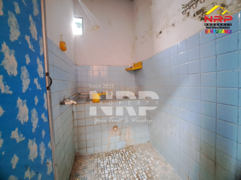 Disewakan rumah klasik luas di Banyuwangi Kota  Disewakan rumah klasik luas di Banyuwangi Kota  Disewakan rumah klasik luas di Banyuwangi Kota&nbsp;
Dekat dengan kawasan bisnis dan kantor pemerintahan Banyuwangi&nbsp;
Cocok untuk hunian pribadi, mess NRP BANYUWANGI