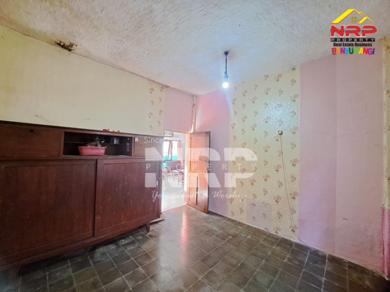 Disewakan rumah klasik luas di Banyuwangi Kota  Disewakan rumah klasik luas di Banyuwangi Kota  Disewakan rumah klasik luas di Banyuwangi Kota&nbsp;
Dekat dengan kawasan bisnis dan kantor pemerintahan Banyuwangi&nbsp;
Cocok untuk hunian pribadi, mess NRP BANYUWANGI
