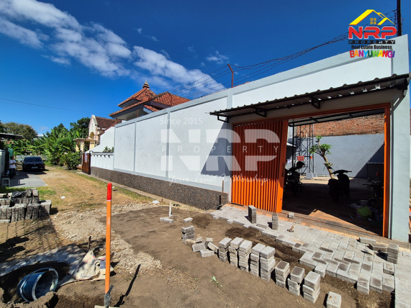 Disewakan Rumah Luas dan Exclusive Full Furniture di Jl. Mendut Banyuwangi  Disewakan rumah mewah di banyuwangi kota  Disewakan Rumah Luas dan Exclusive Full Furniture di Jl. Mendut Banyuwangi&nbsp;
Hunian Nyaman di Pusat Kota Banyuwangi.
Lokasi Sangat Strategis, dekat NRP BANYUWANGI