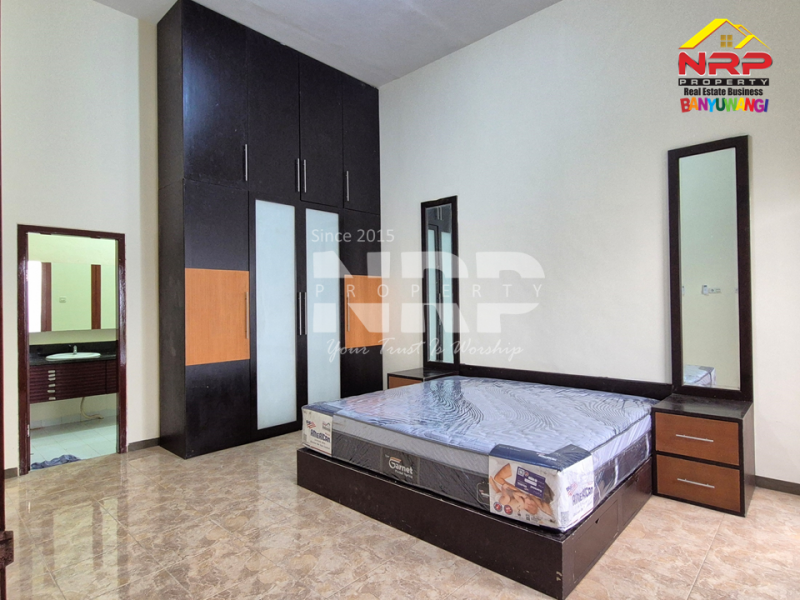 Disewakan Rumah Luas dan Exclusive Full Furniture di Jl. Mendut Banyuwangi  Disewakan rumah mewah di banyuwangi kota  Disewakan Rumah Luas dan Exclusive Full Furniture di Jl. Mendut Banyuwangi&nbsp;
Hunian Nyaman di Pusat Kota Banyuwangi.
Lokasi Sangat Strategis, dekat NRP BANYUWANGI