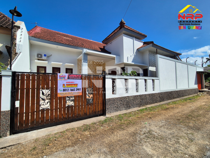 Disewakan Rumah Luas dan Exclusive Full Furniture di Jl. Mendut Banyuwangi  Disewakan rumah mewah di banyuwangi kota  Disewakan Rumah Luas dan Exclusive Full Furniture di Jl. Mendut Banyuwangi&nbsp;
Hunian Nyaman di Pusat Kota Banyuwangi.
Lokasi Sangat Strategis, dekat NRP BANYUWANGI